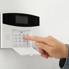 Jak wyłączyć alarm przeciwpożarowy w domu bez ryzyka i problemów