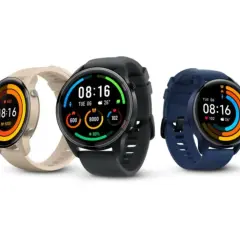 Trzy smartwatche: beżowy, czarny i granatowy. Każdy mi watch revolve pokazuje godzinę 08:16, datę, temperaturę i aktywność.