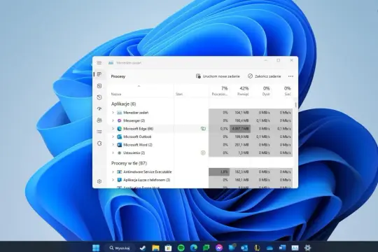 Menedżer zadań pokazuje zużycie zasobów przez aplikacje, w tym Microsoft Edge.