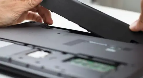 Gdzie jest bateria w laptopie Acer? Odkryj łatwe sposoby na jej wymianę