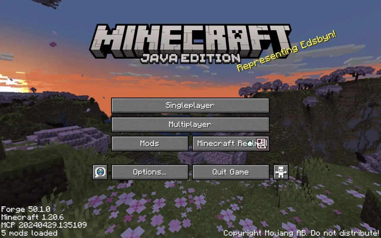 Ekran główny Minecraft Java Edition. Widoczny przycisk 