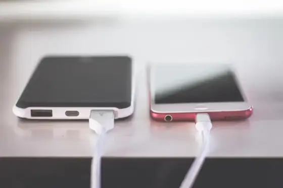 Telefon wolno się ładuje? Napraw to w 6 krokach!