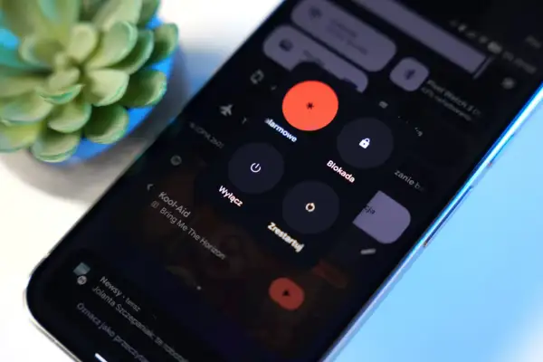 Menu zasilania na telefonie Redmi. Widoczny przycisk "Wyłącz", który jest kluczowy, gdy chcesz wiedzieć, jak wyłączyć telefon Redmi.