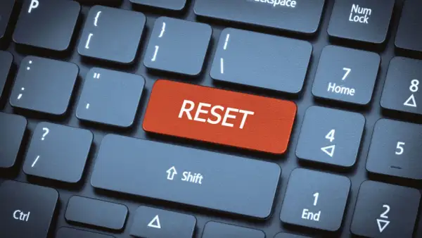 Klawisz "RESET" na klawiaturze. Chcesz wiedzieć, jak zresetować Samsung? Ten klawisz może być pomocny.